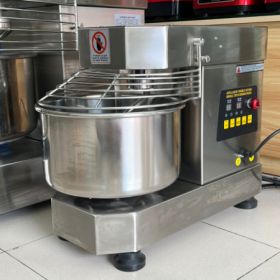 Máy trộn bột khô SH-10 inox (4kg bột) Máy trộn bột khô SH-10 inox (4kg bột)